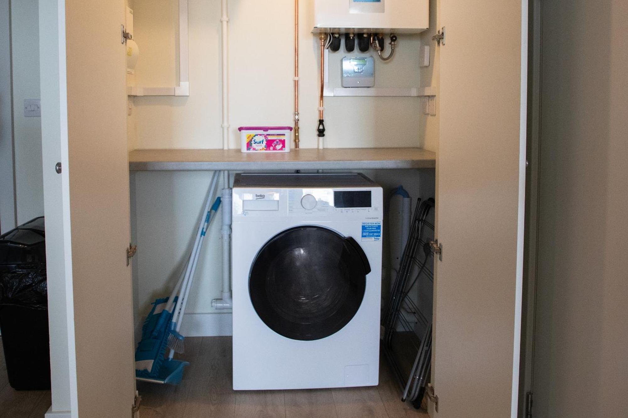 The Kaizen Apartment West Bromwich Room photo