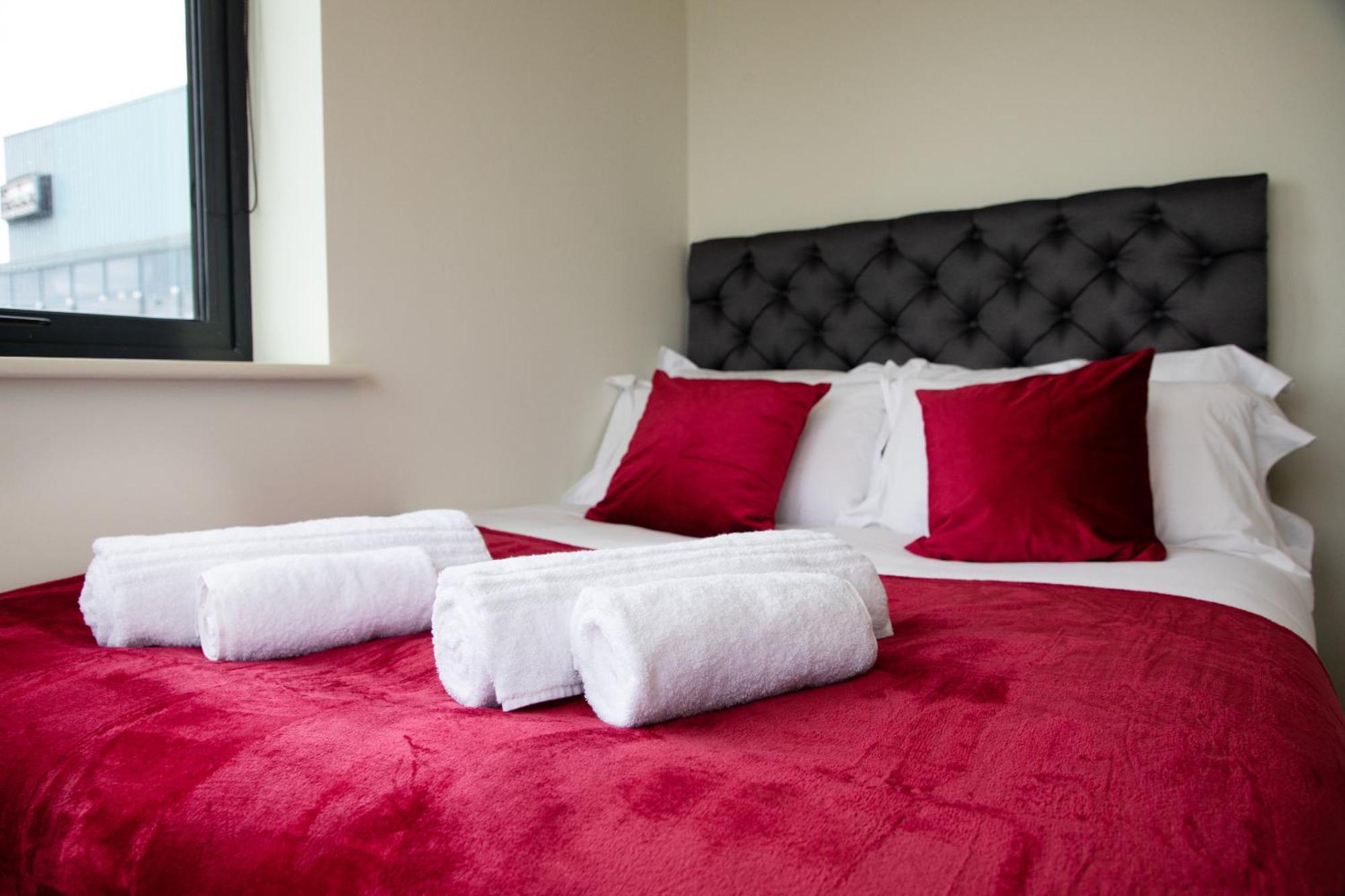 The Kaizen Apartment West Bromwich Exterior photo