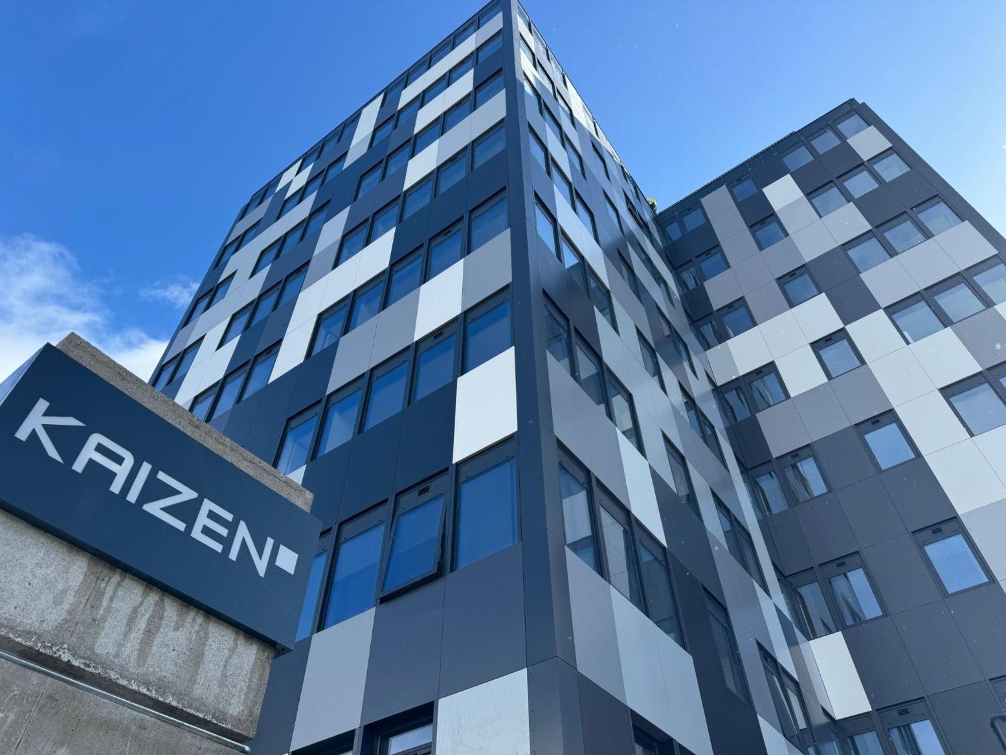 The Kaizen Apartment West Bromwich Exterior photo