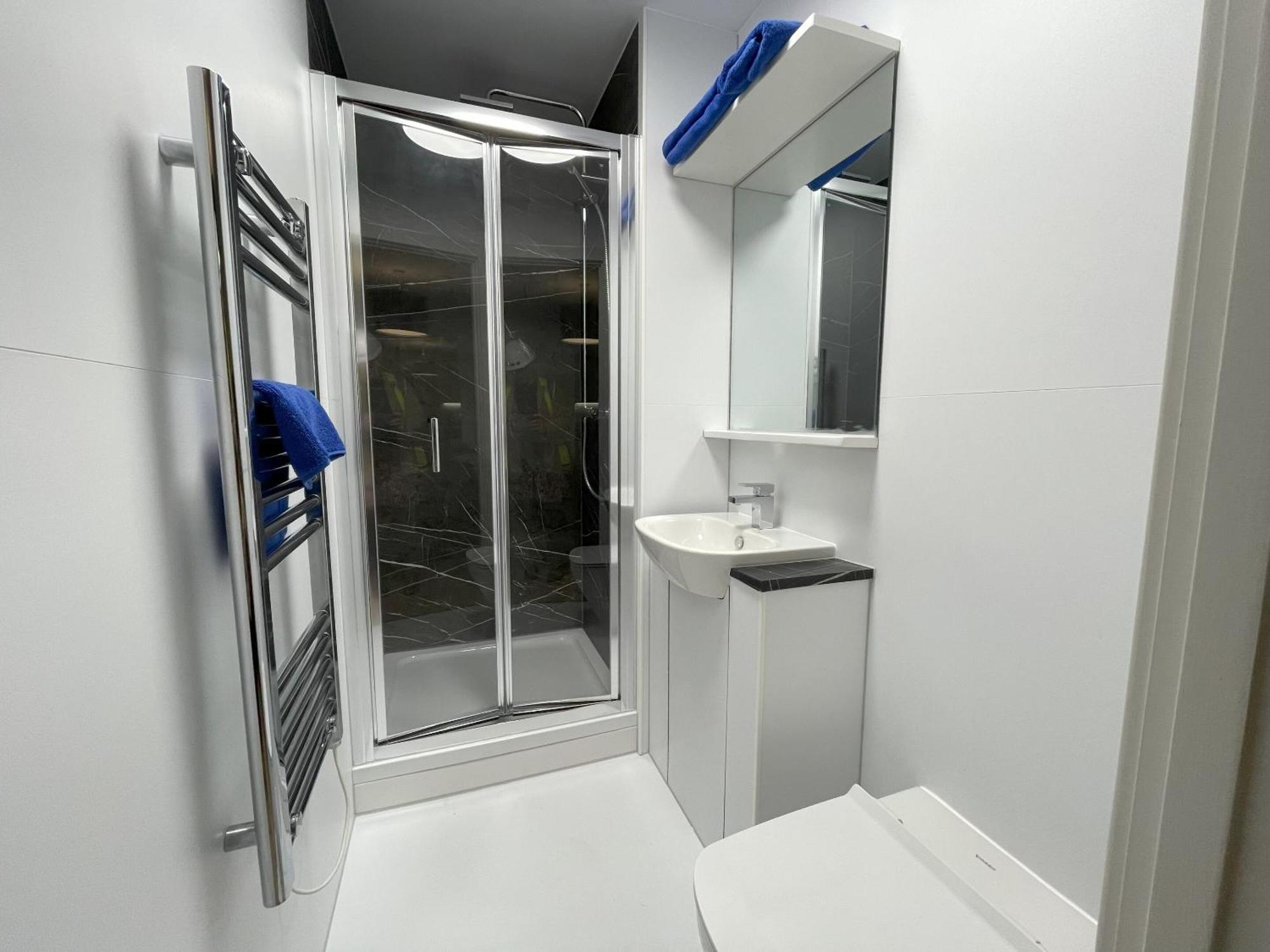 The Kaizen Apartment West Bromwich Room photo
